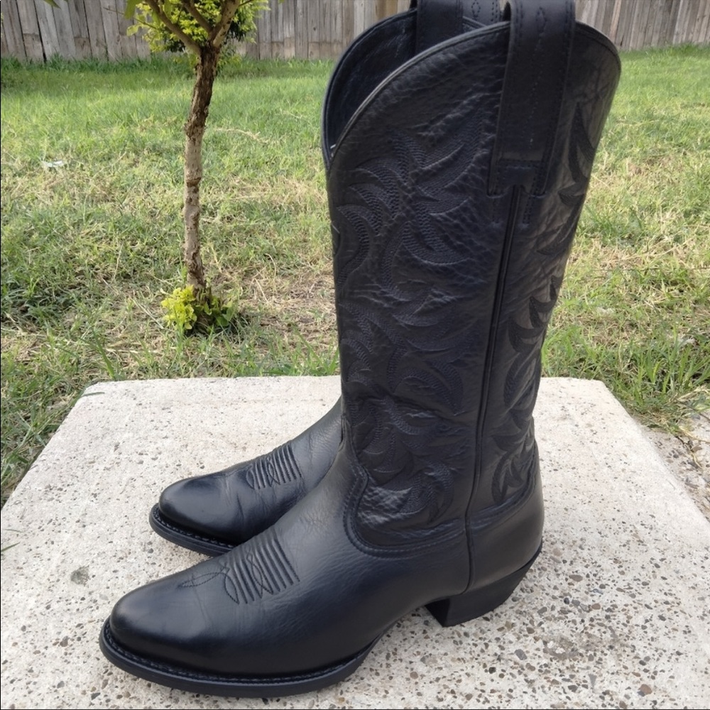 Black Ariat Cowboy Boots
